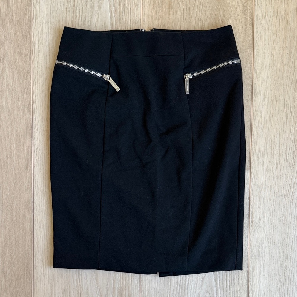 Black Zipper-Accent Pencil Skirt